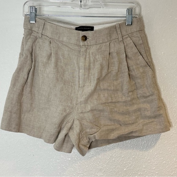 Banana Republic Pants - Banana Republic Women's Tan Linen Shorts Size 2